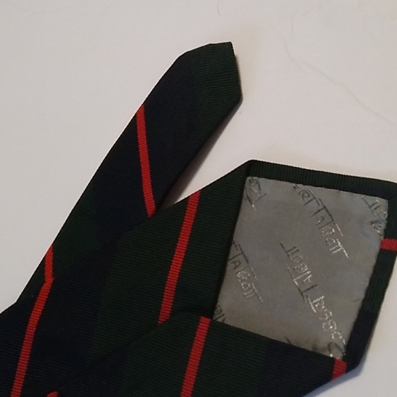 Classic Men's Tie - Picture 7 of 8